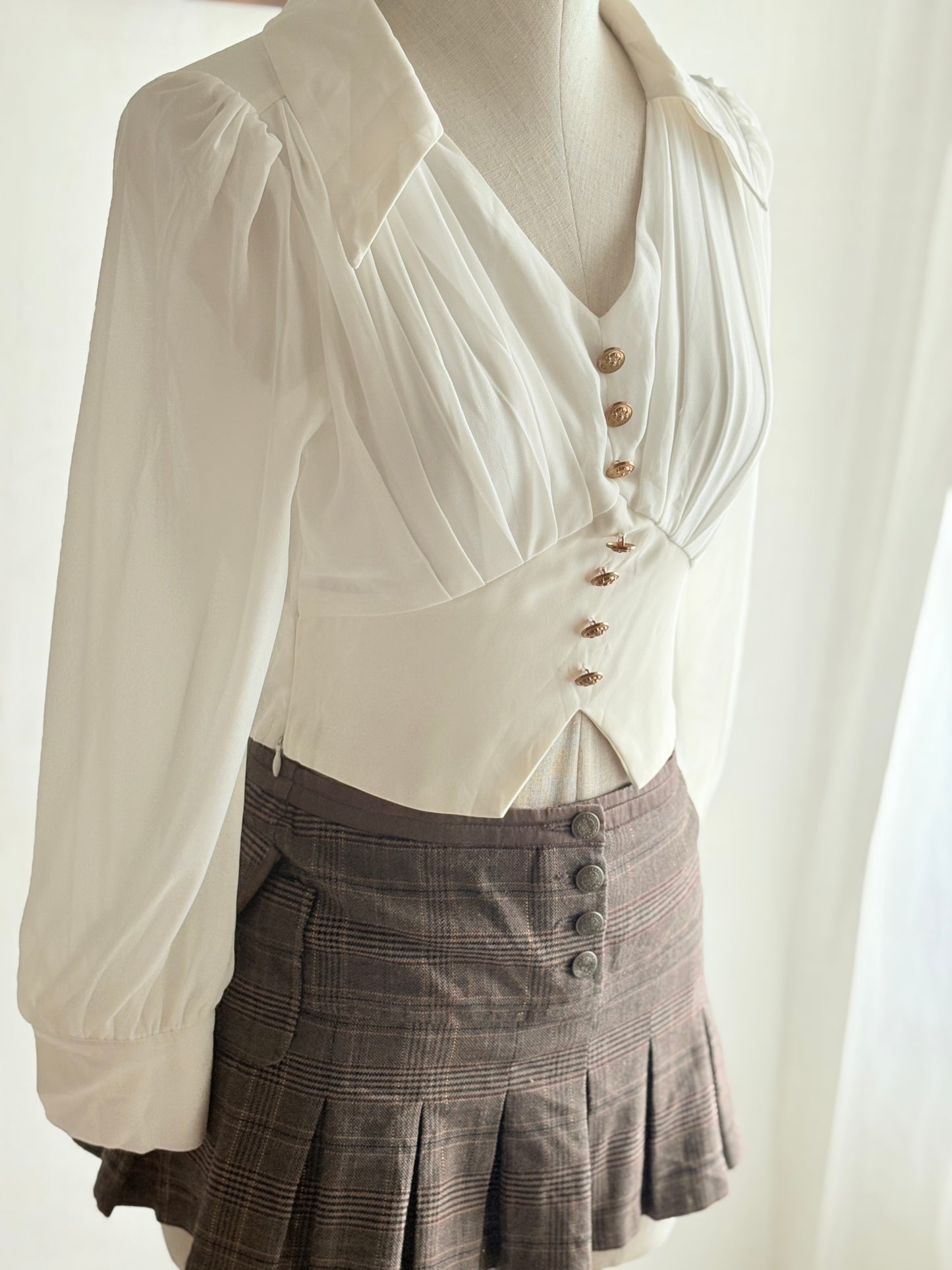White buttoned full sleeves