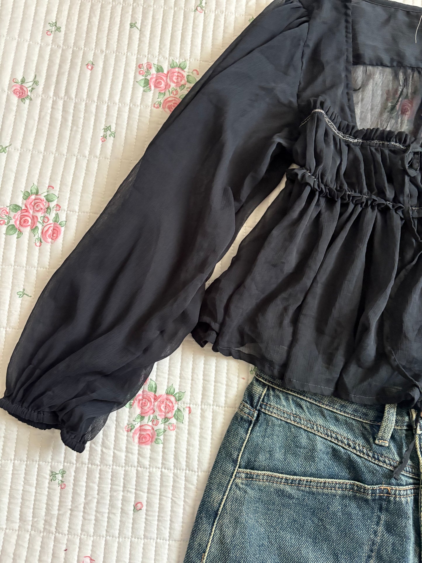 Black flare top