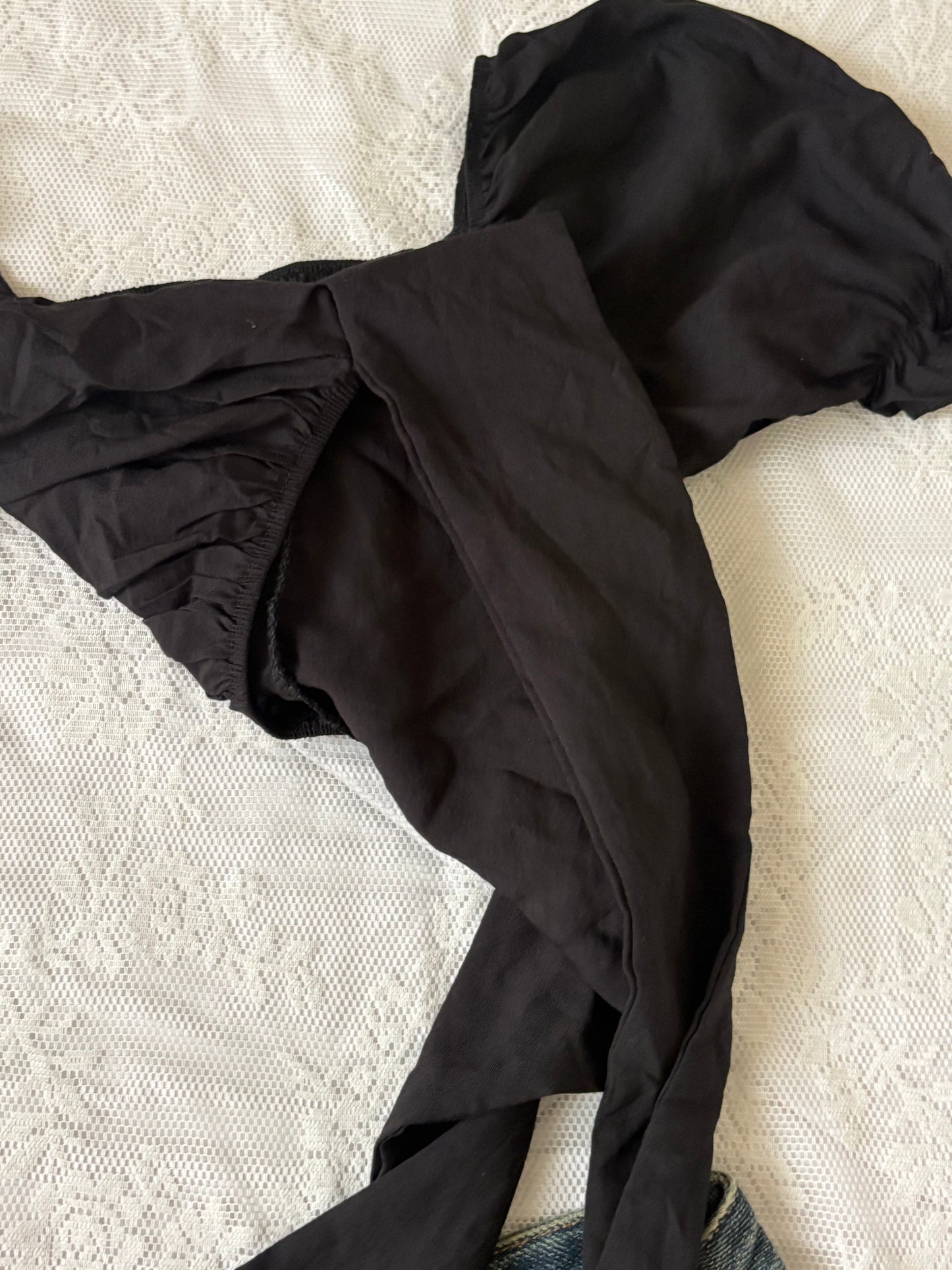 Black back tie