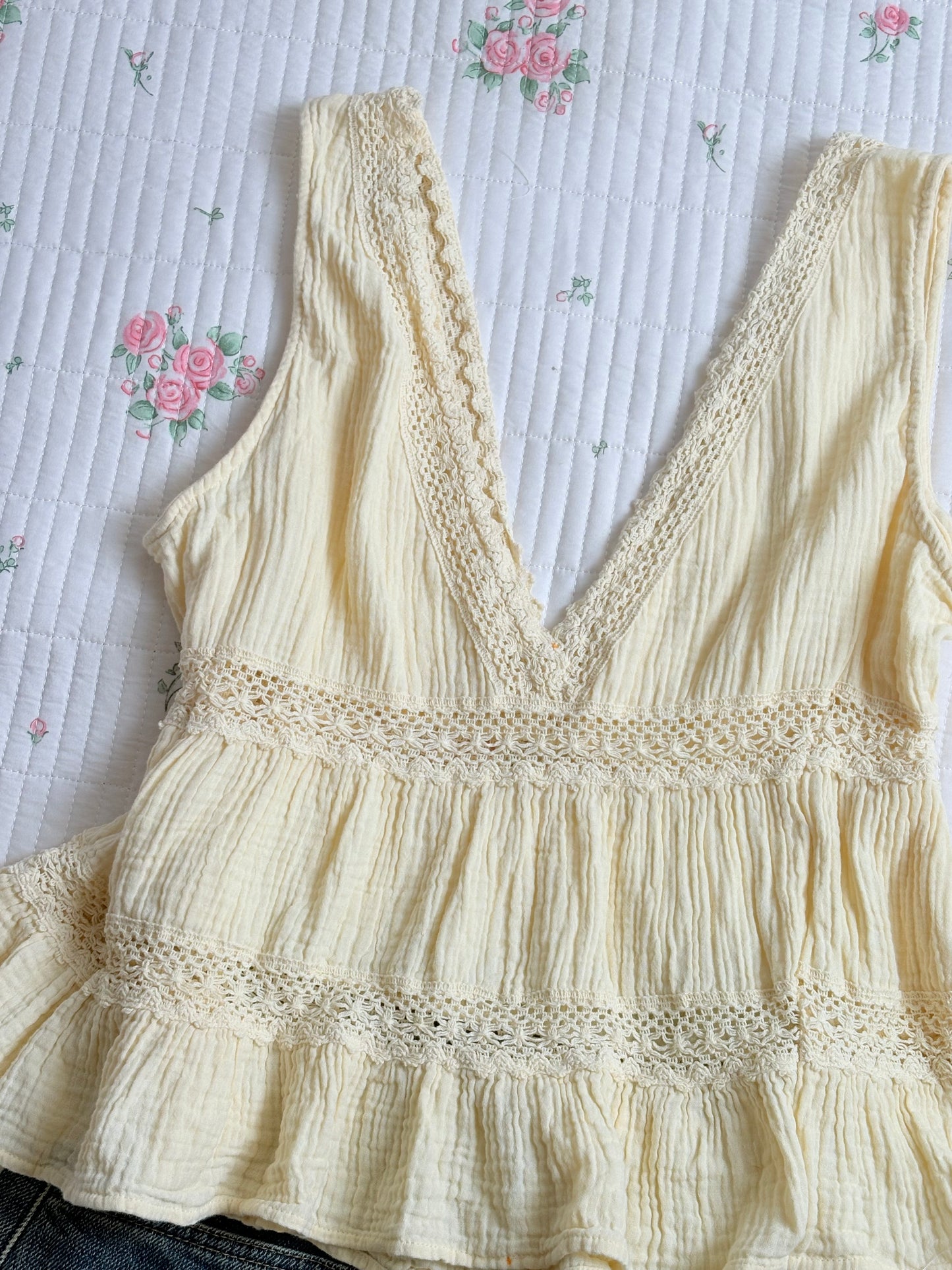 Yellow muslin a line