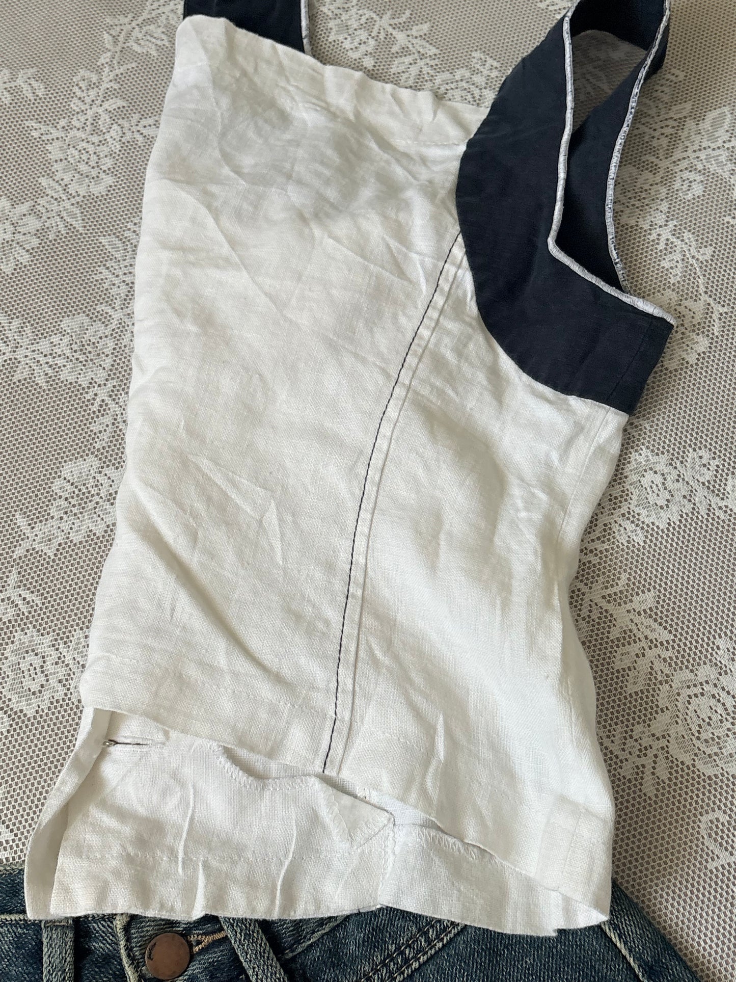 Navy contrast top