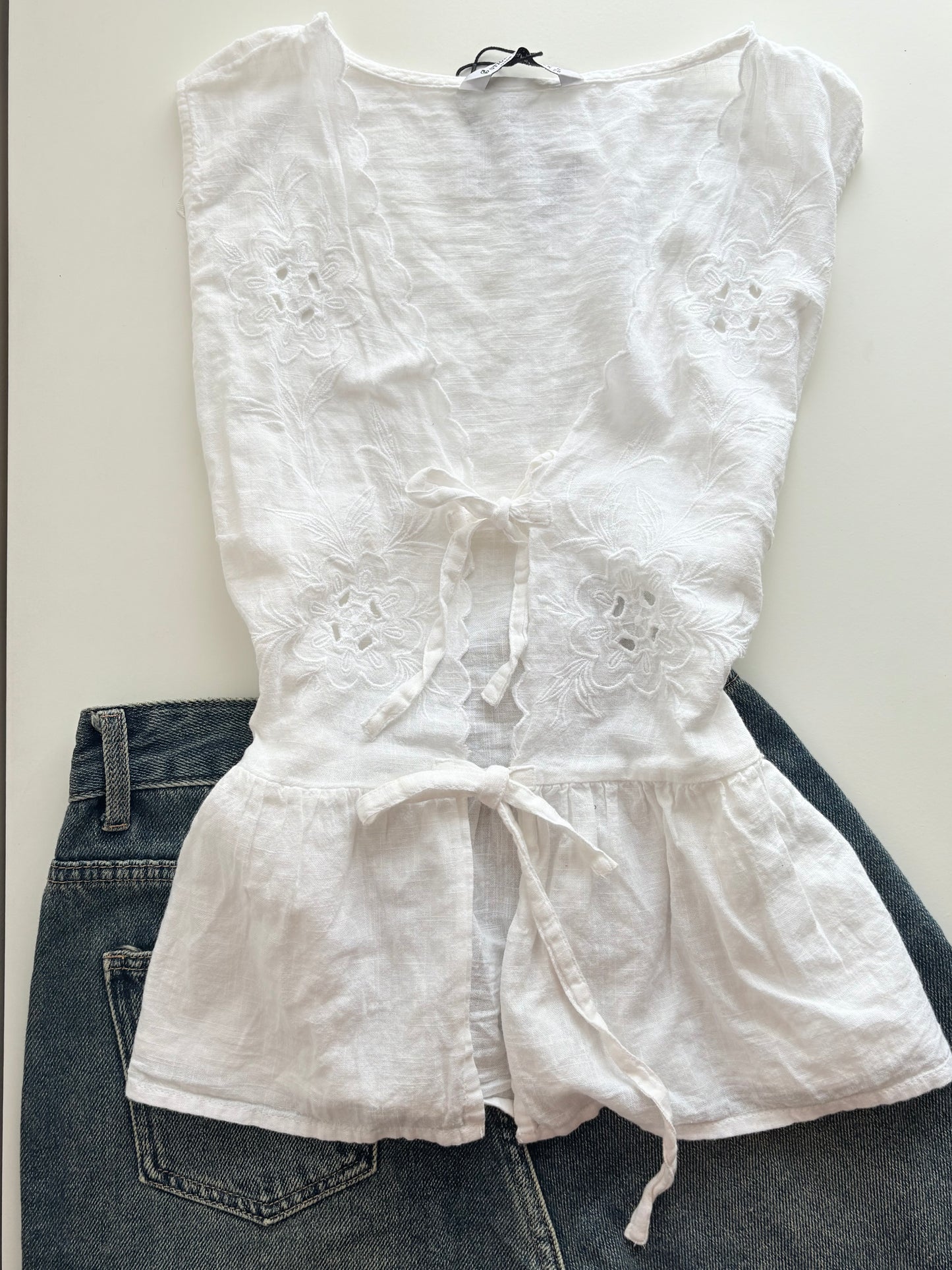White tie top