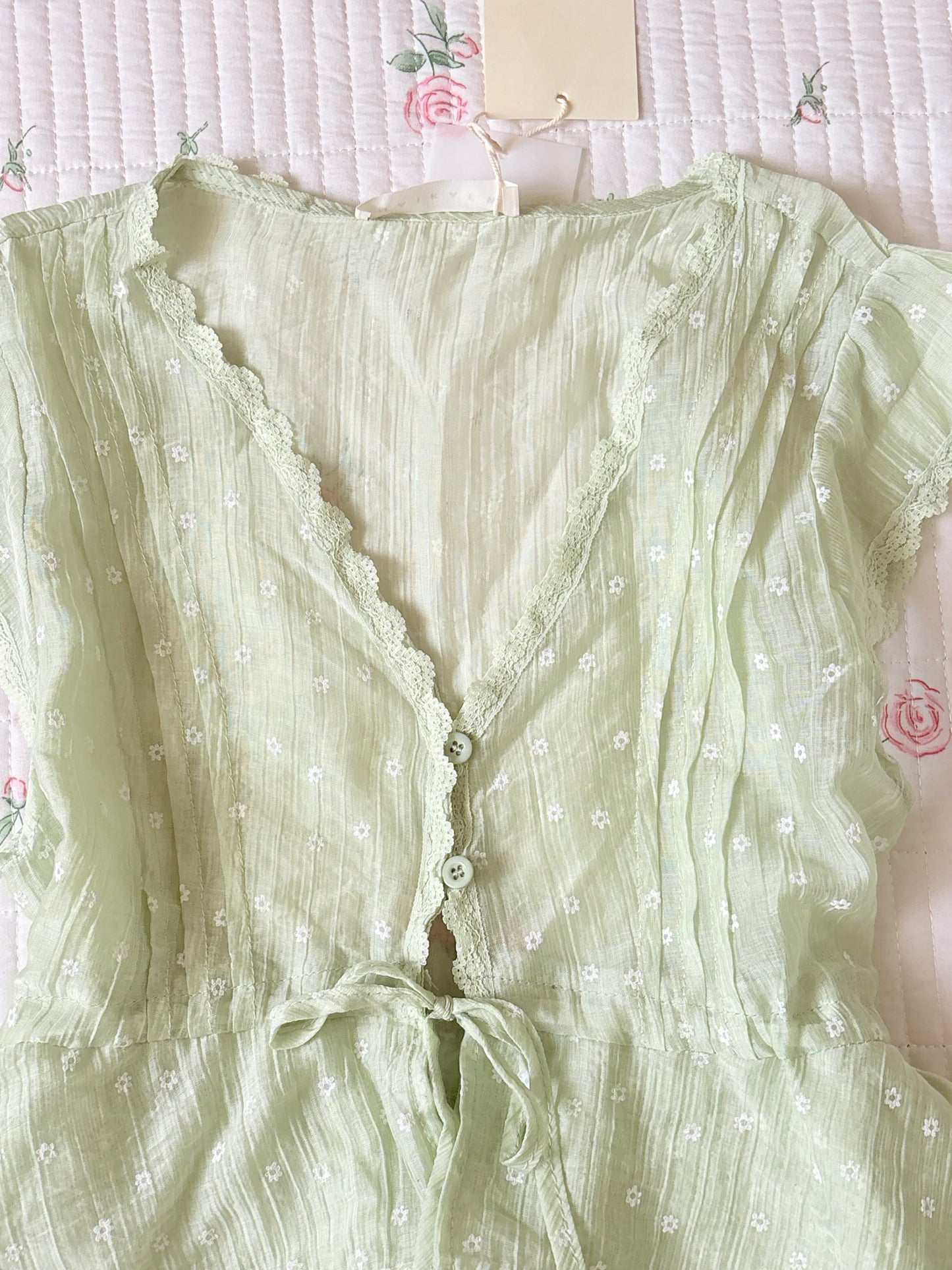 Sweet pea top