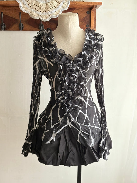 B/w ruffle top