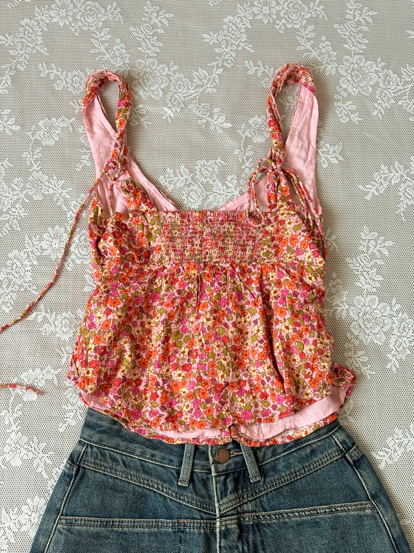 Floral hook closure top