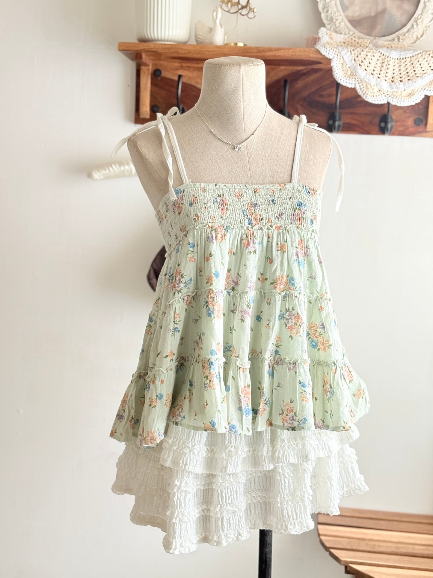 Green floral a line