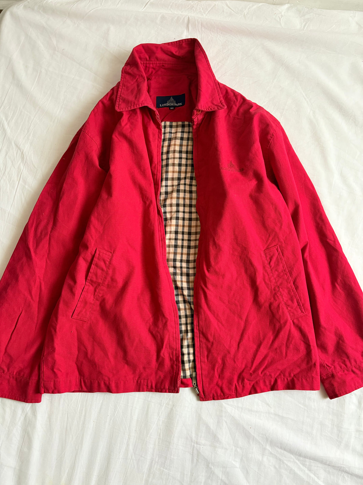 Red zipper