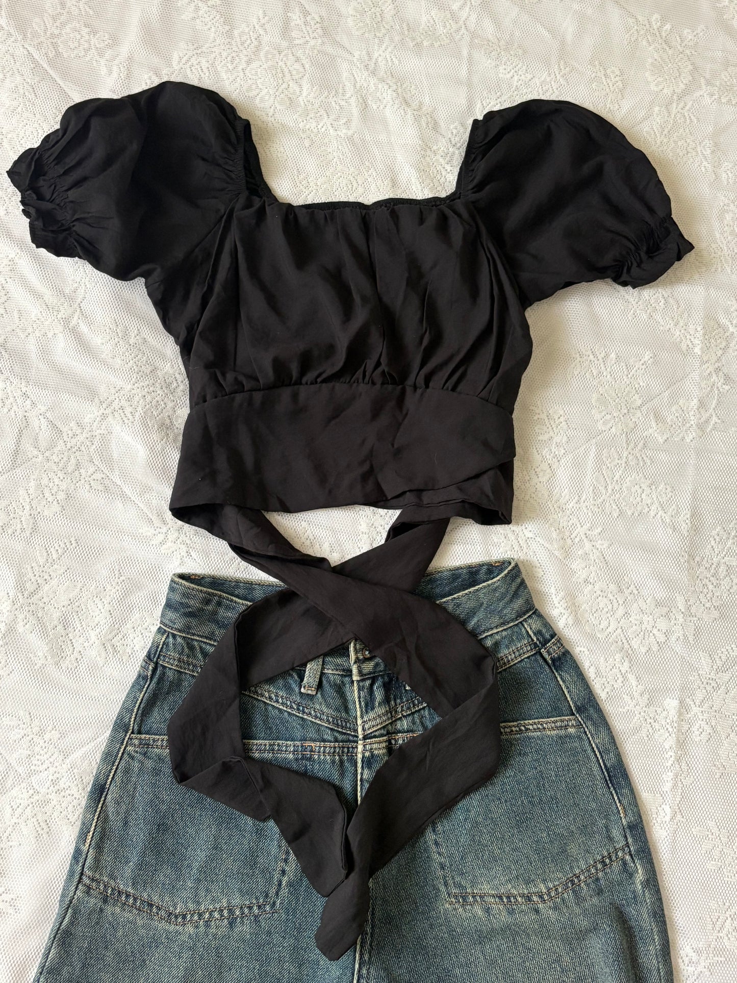 Black back tie