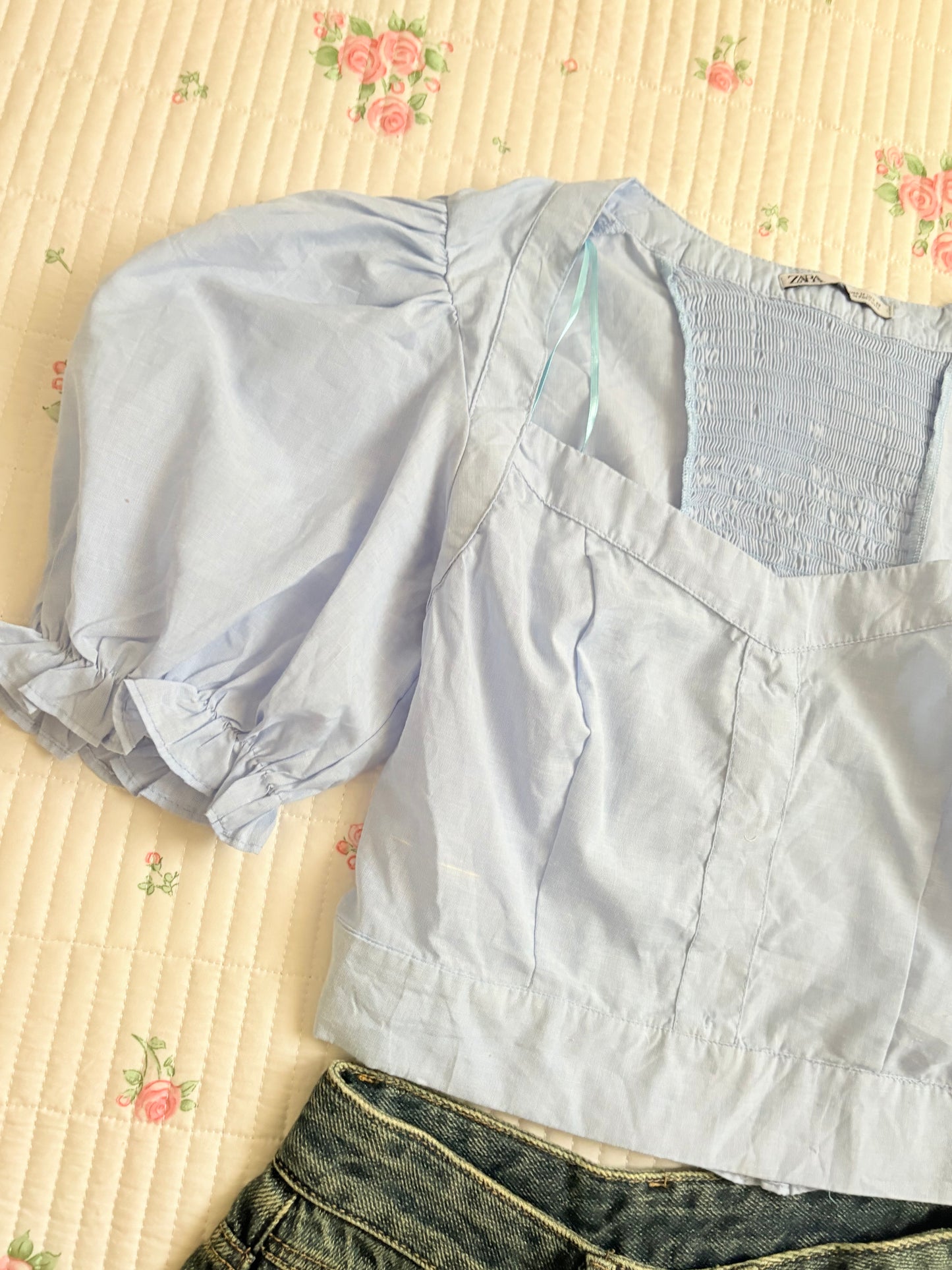 Blue puff sleeves