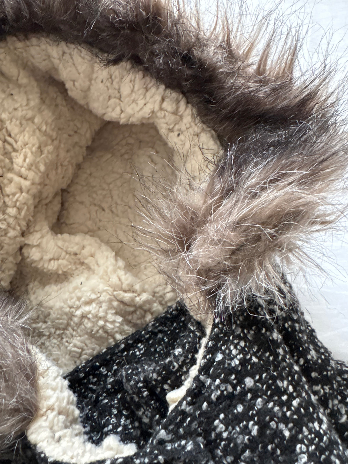Sleeveless eskimo jacket