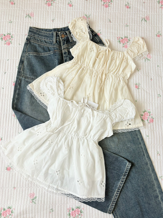 Jiji eyelet top