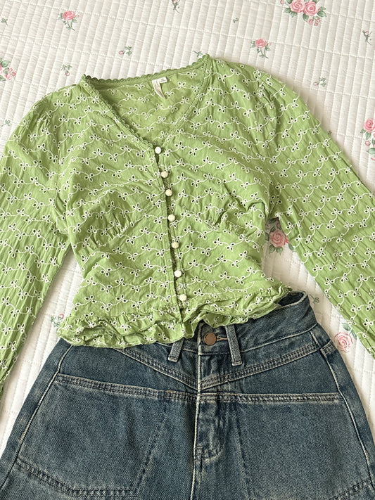 Green broderie