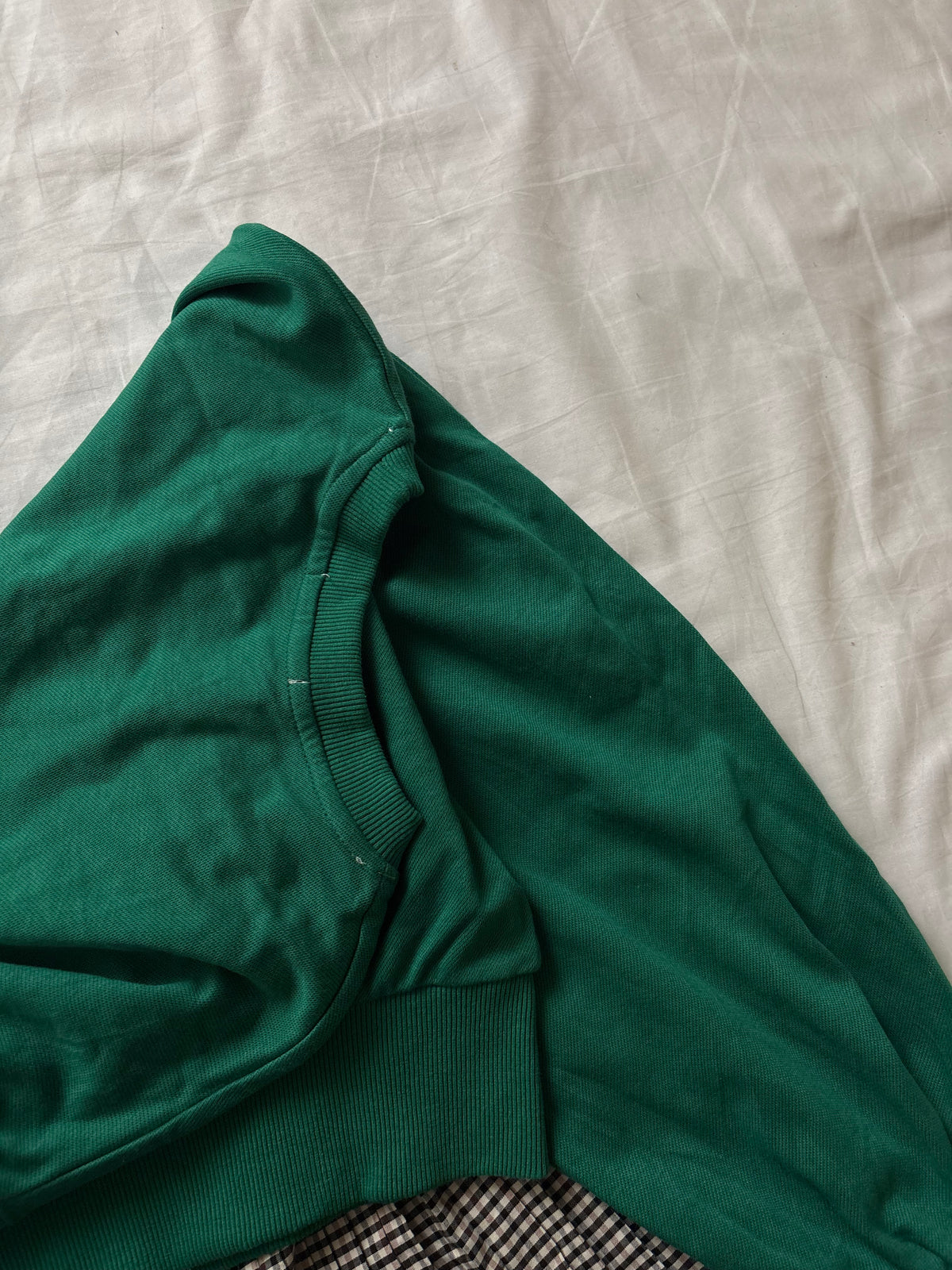 Green pullover
