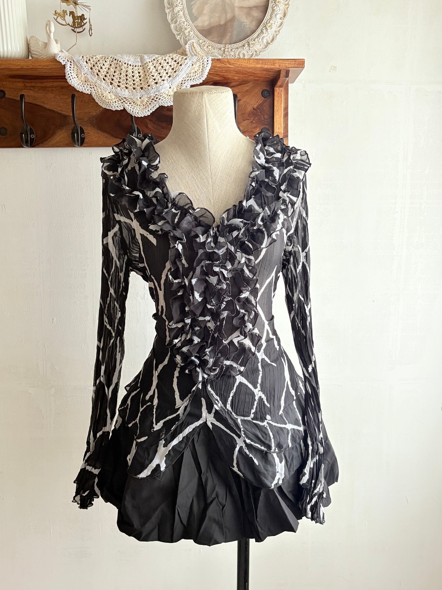 B/w ruffle top