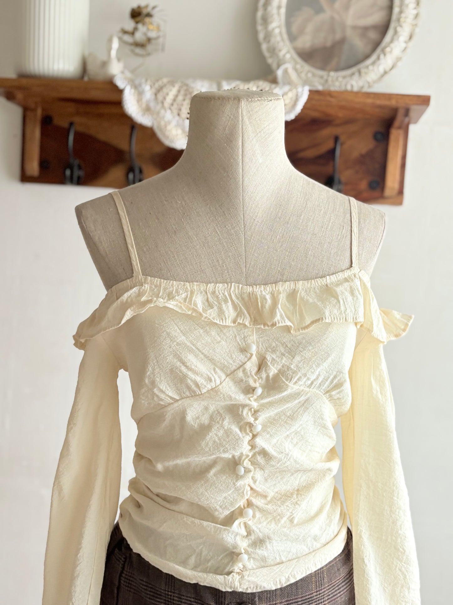 Cream off shoulder