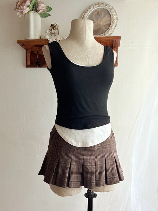Black contrast top