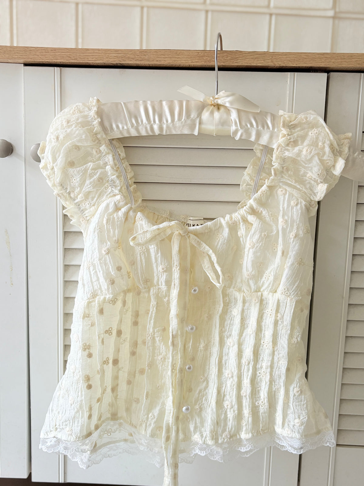 Lola doll top