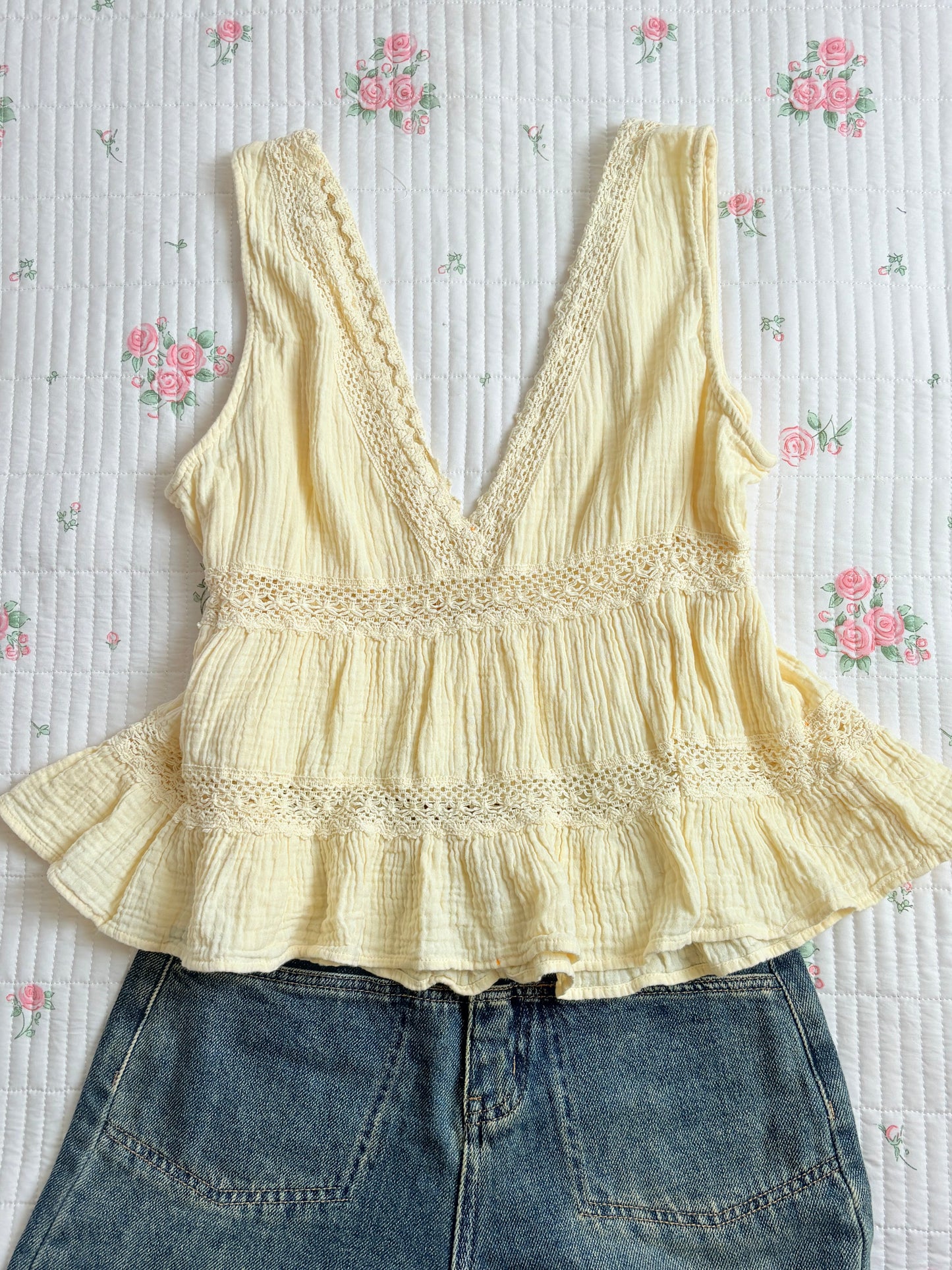 Yellow muslin a line