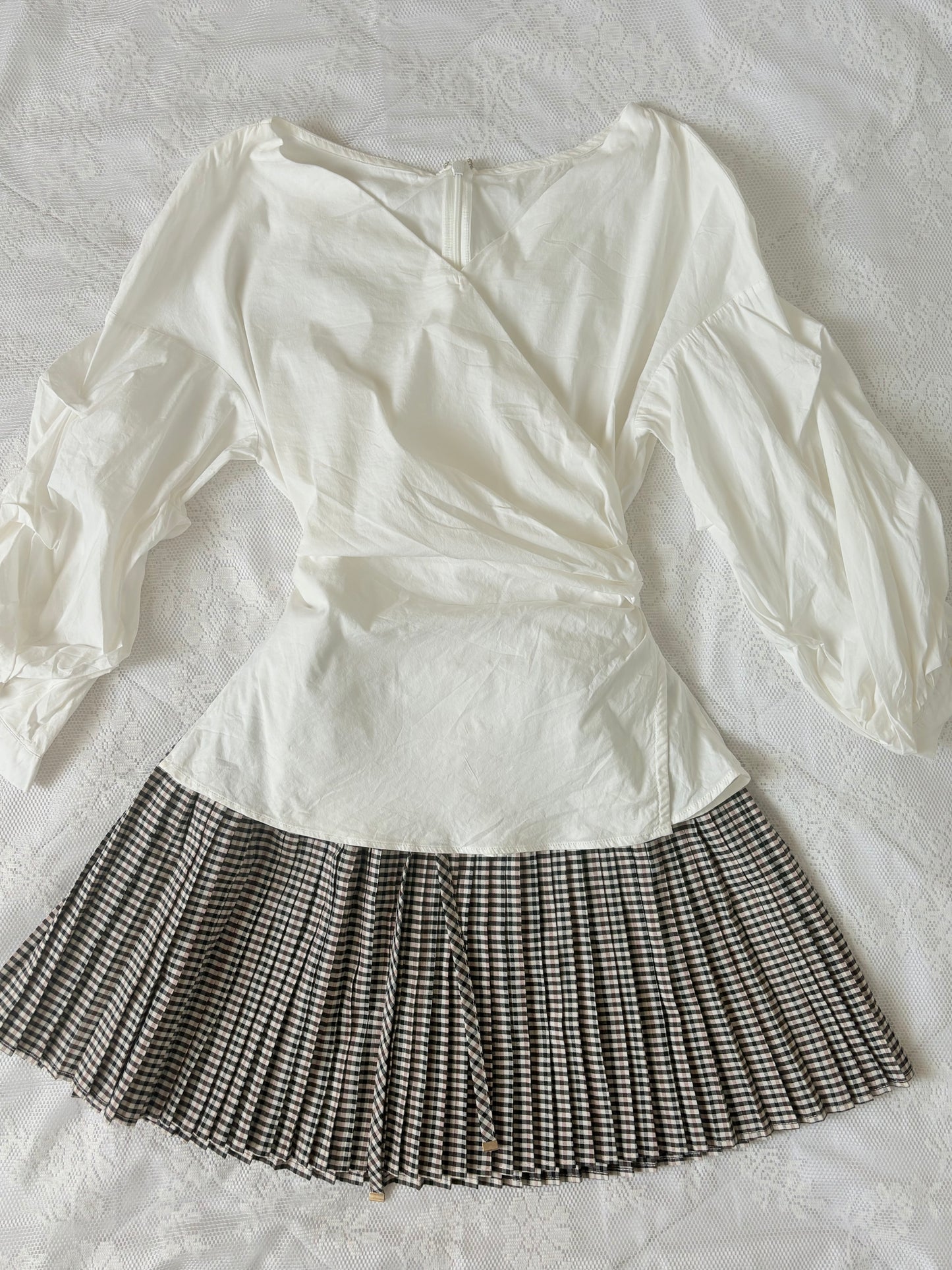 White fitted shirt