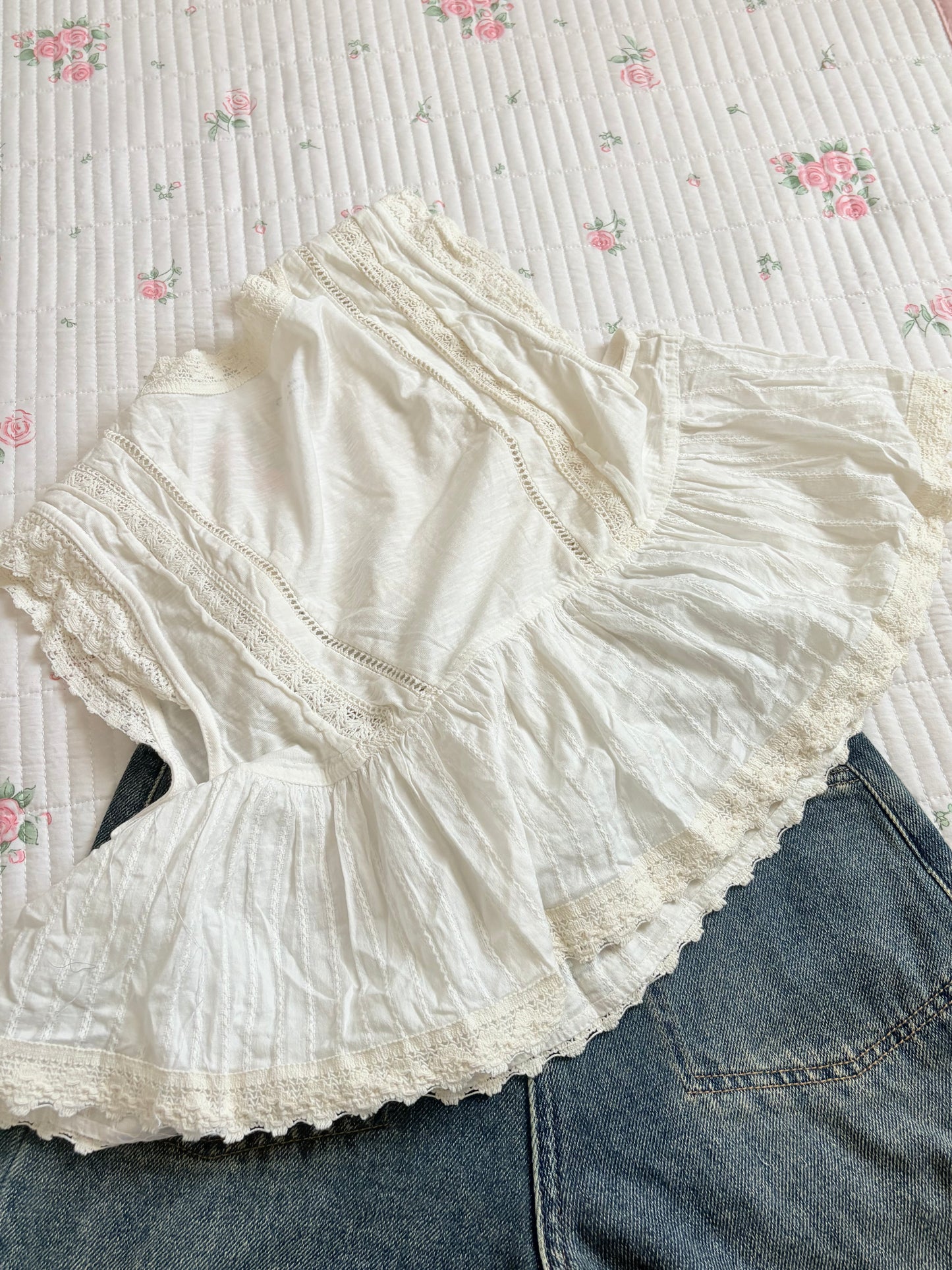 White a line
