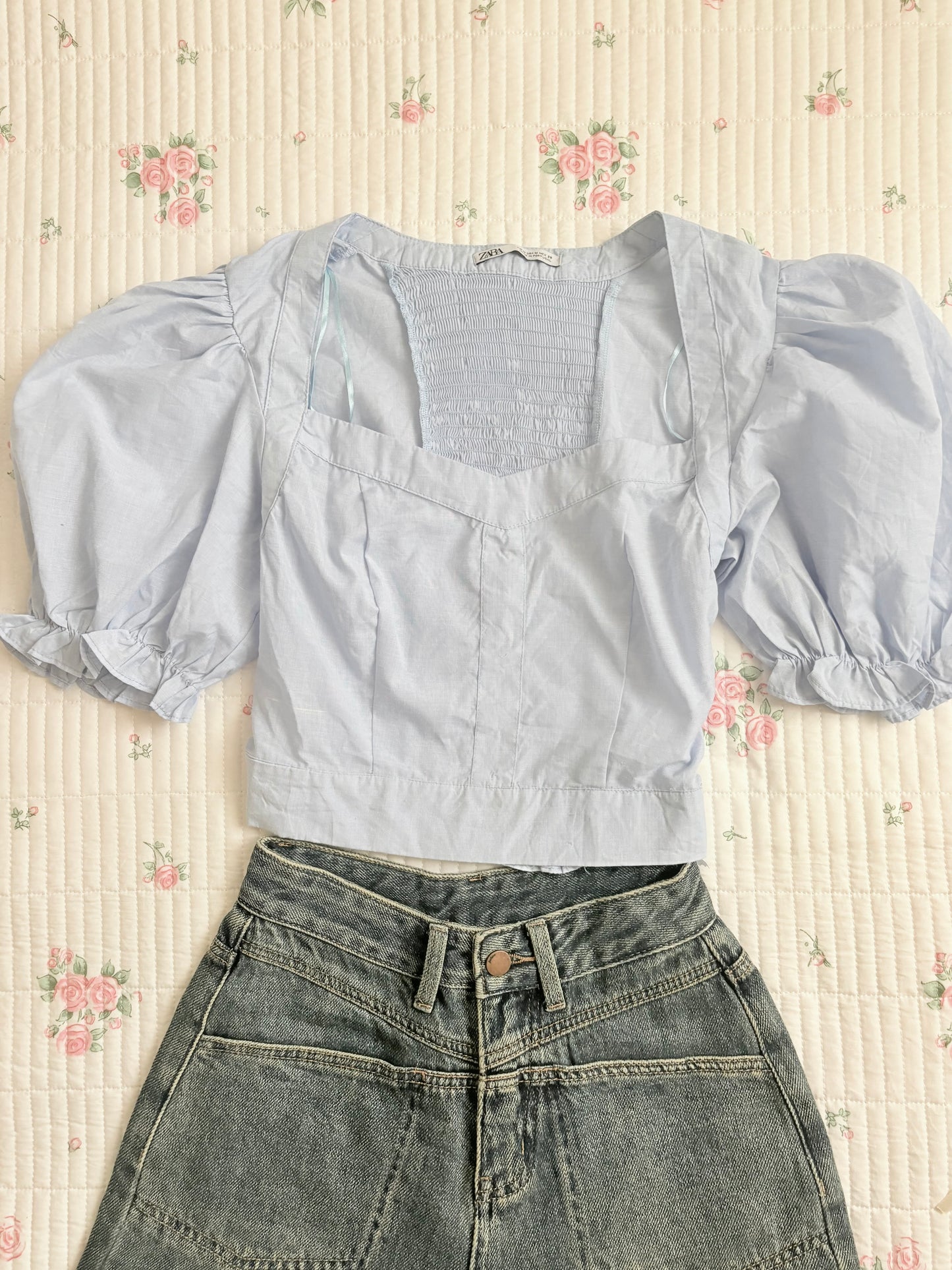 Blue puff sleeves