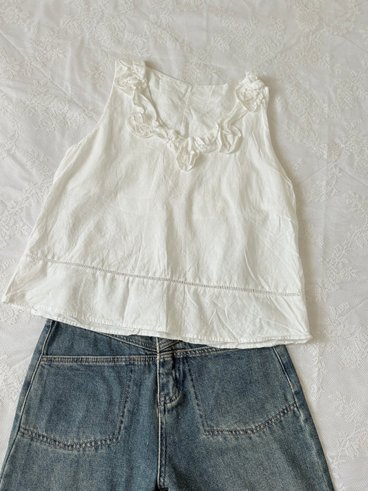 White a line