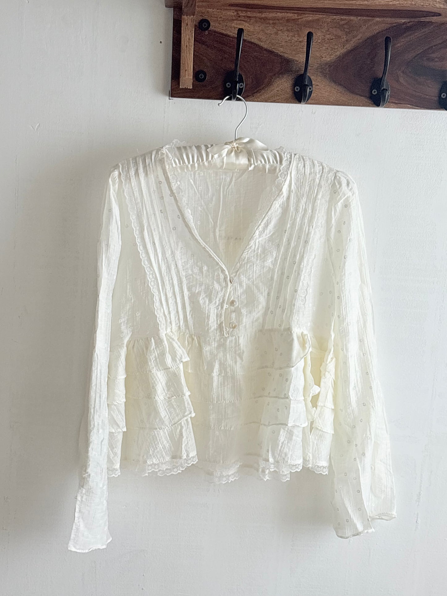 Maikaew ruffle top