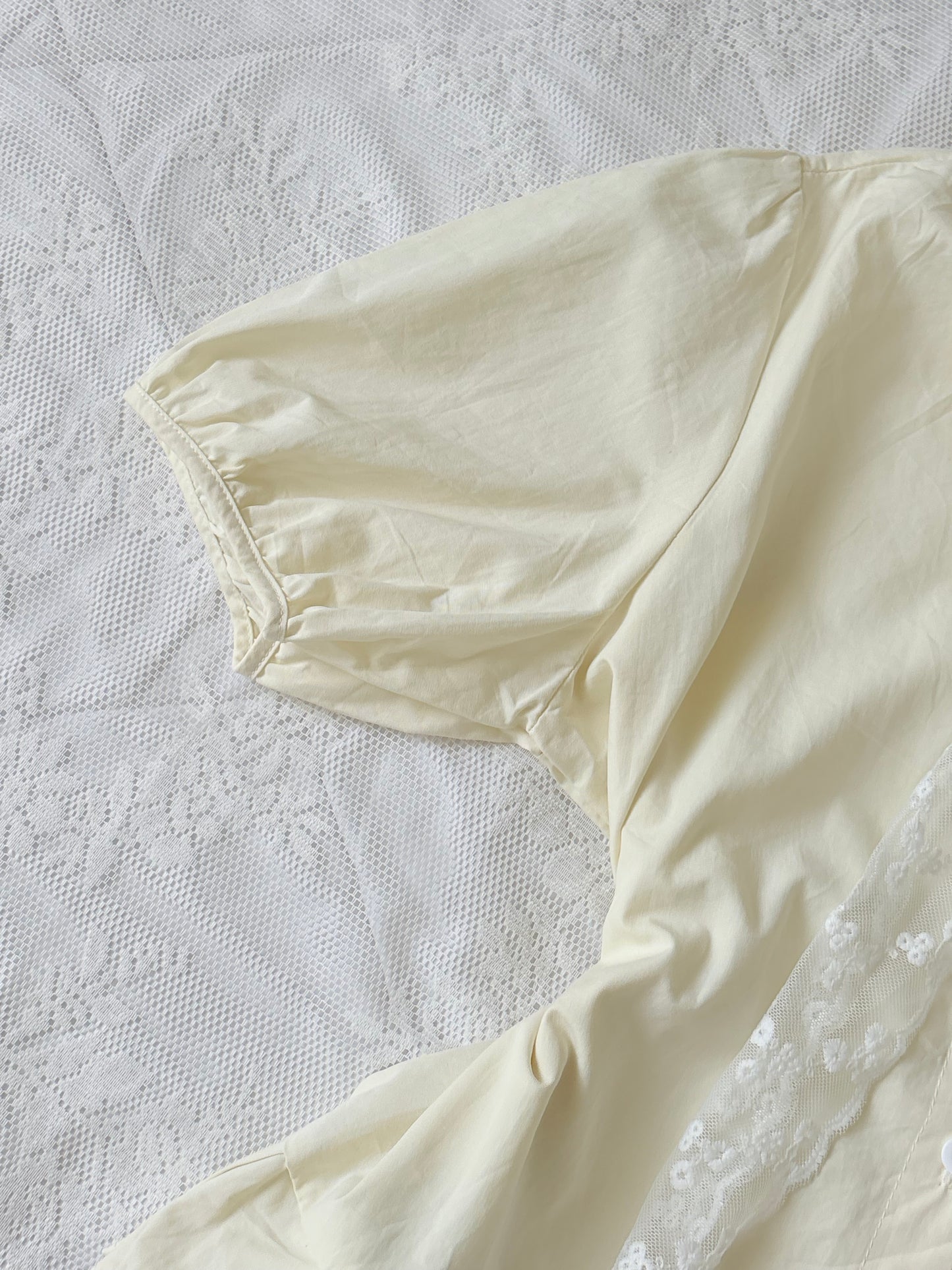 Yellow lace tie