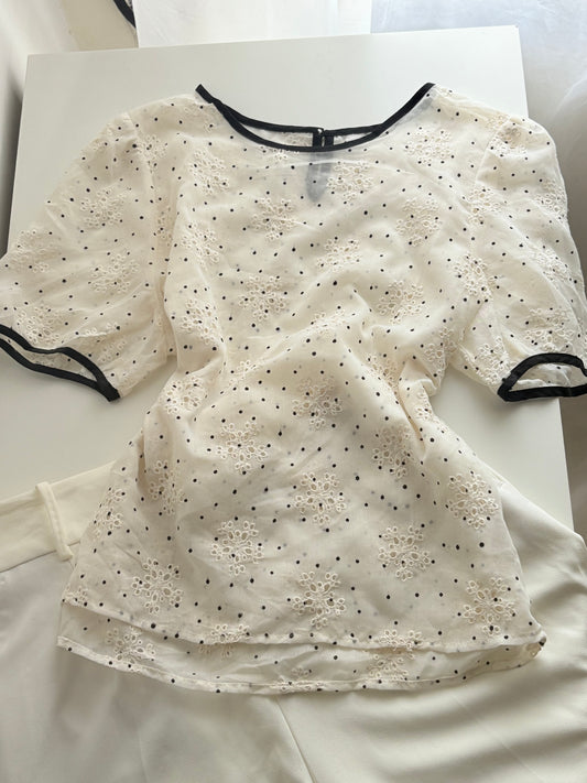 Polka outline top