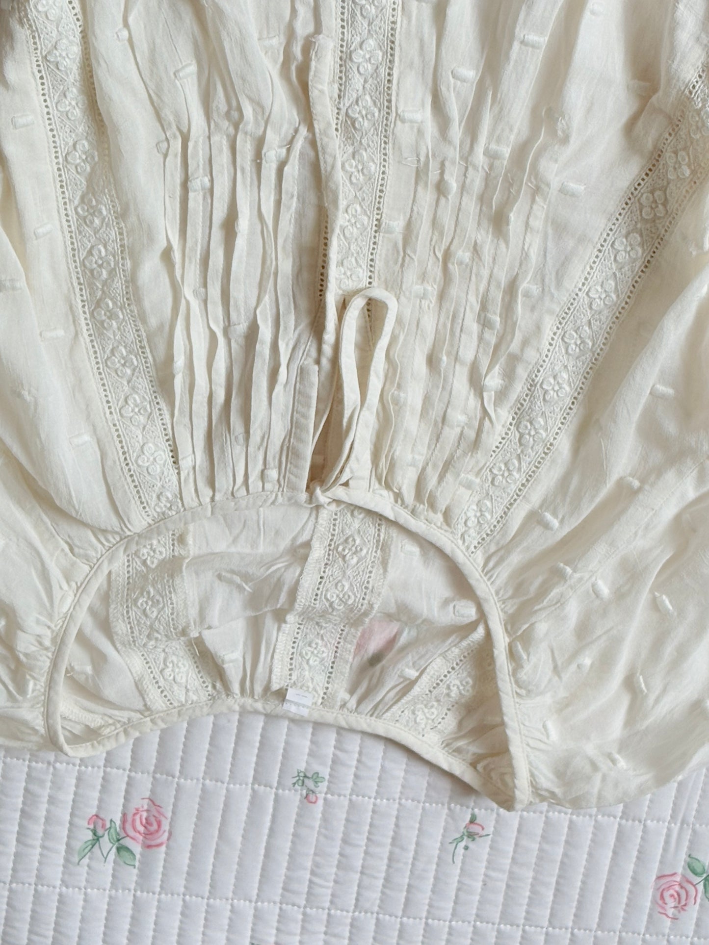White a line