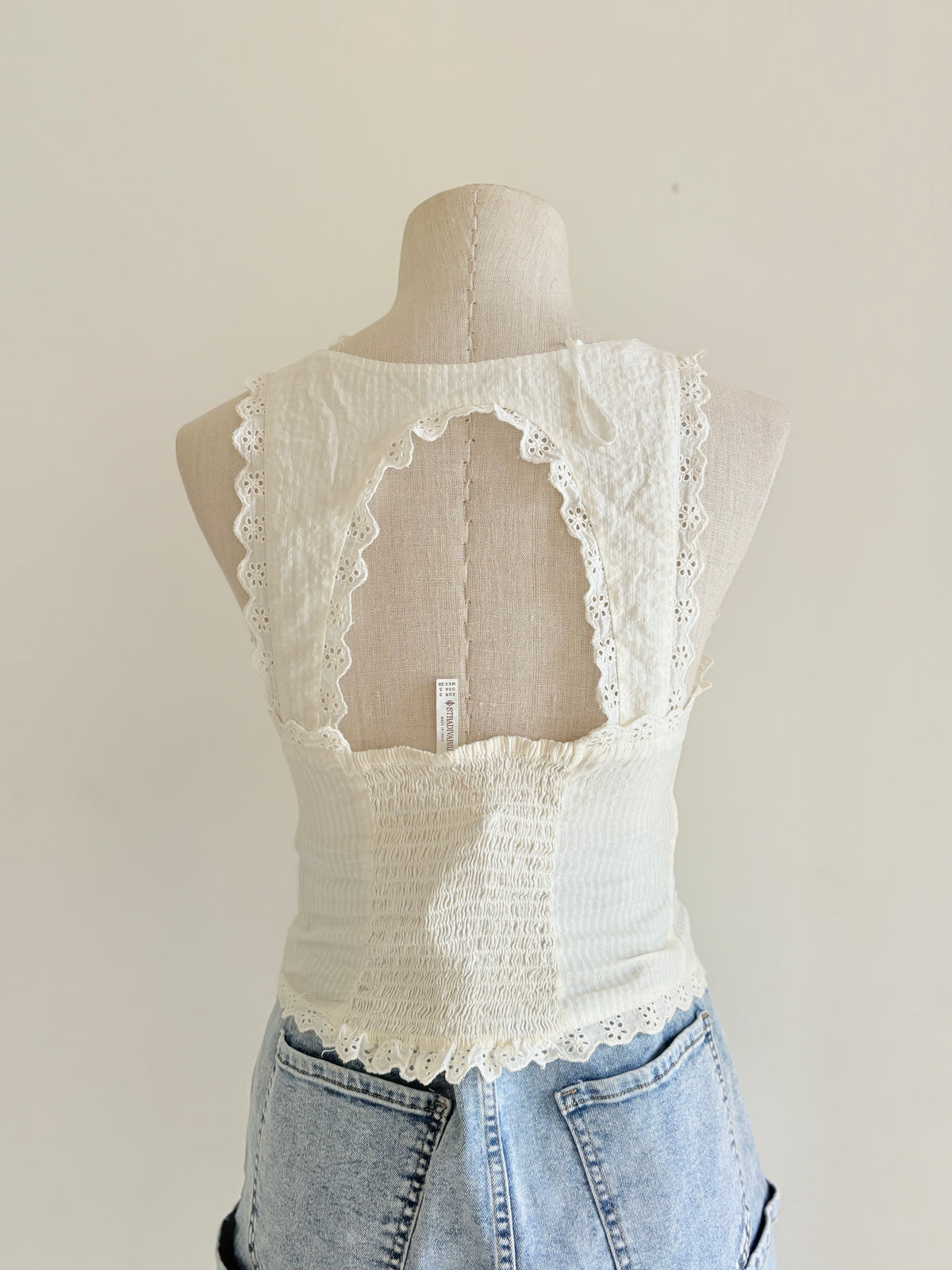 White cottage top