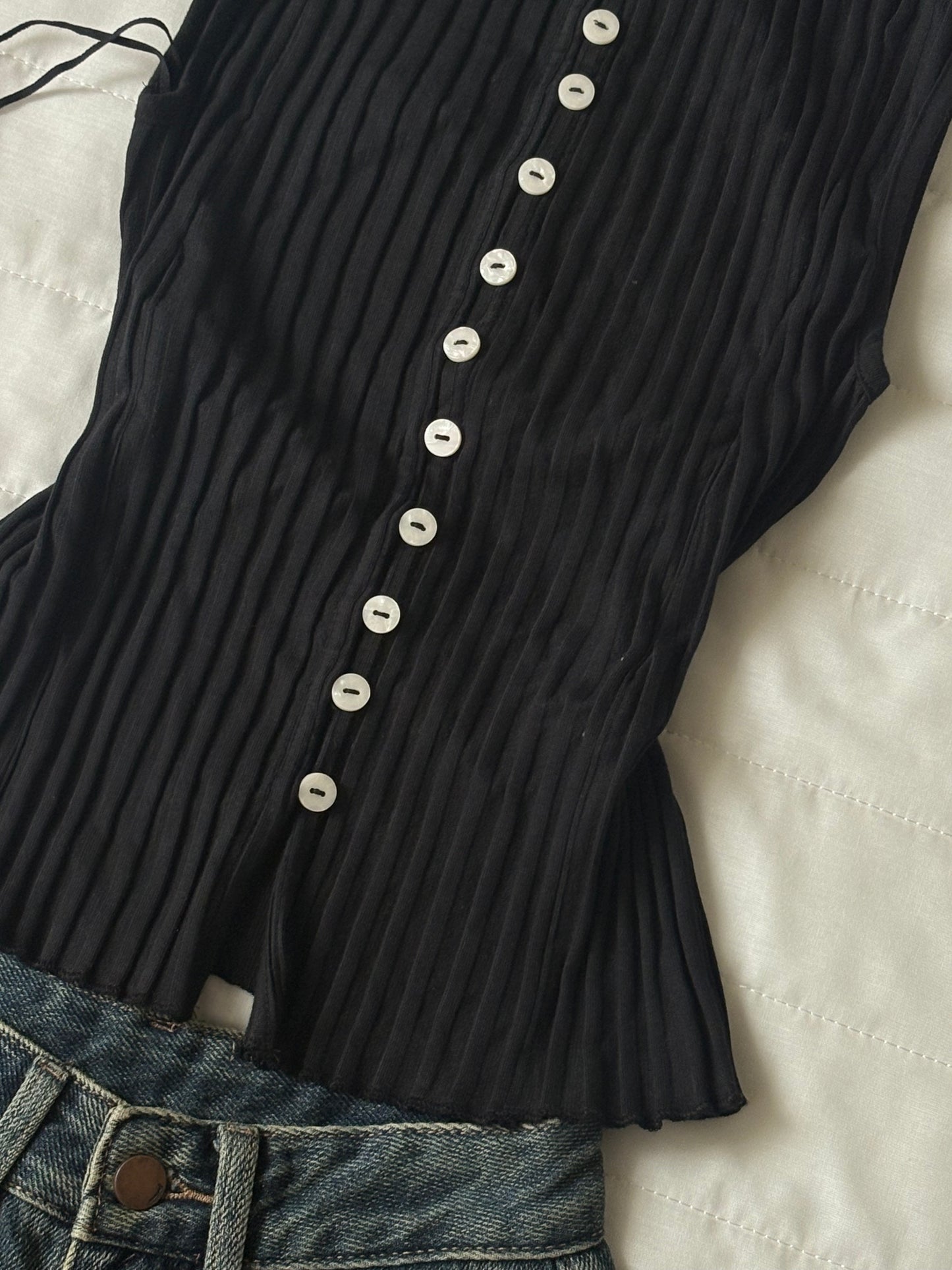 Black ribbed top