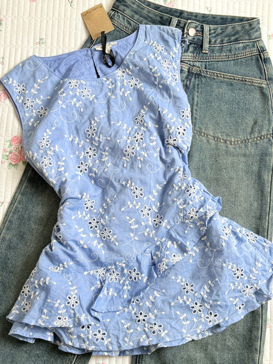 Blue embroidered rop