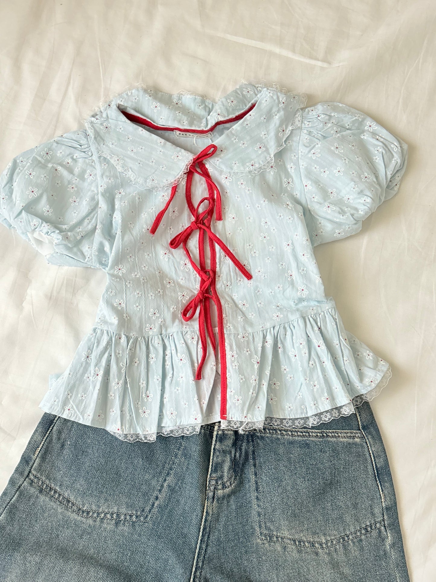Daisy tie top