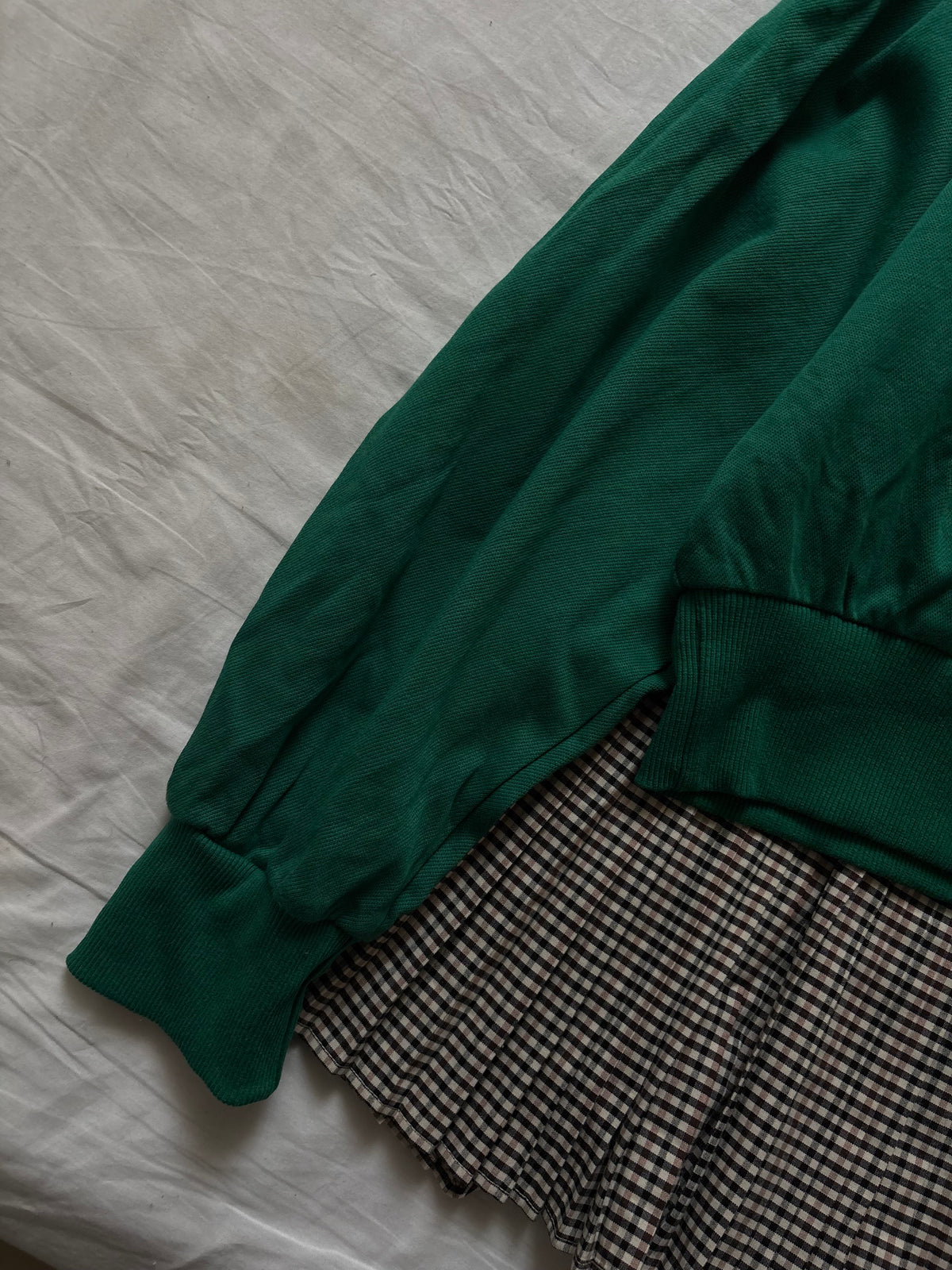Green pullover