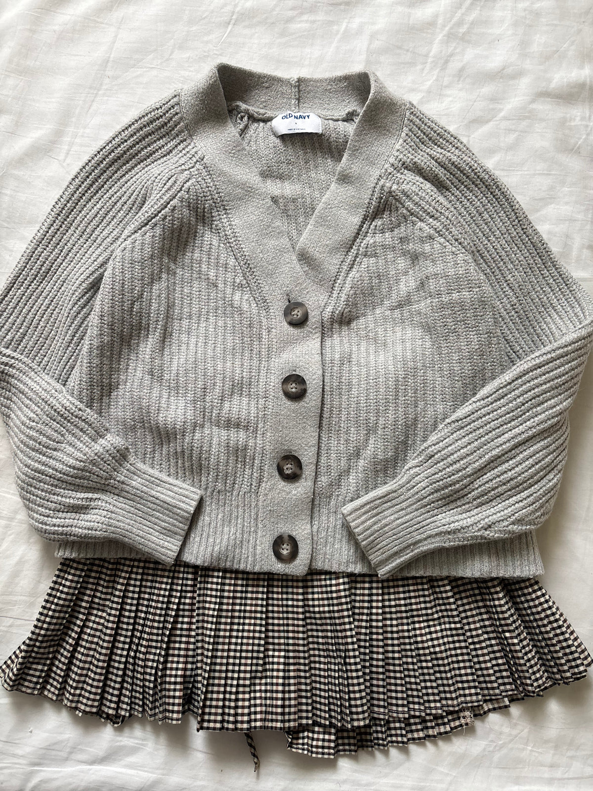 Grey cardigab